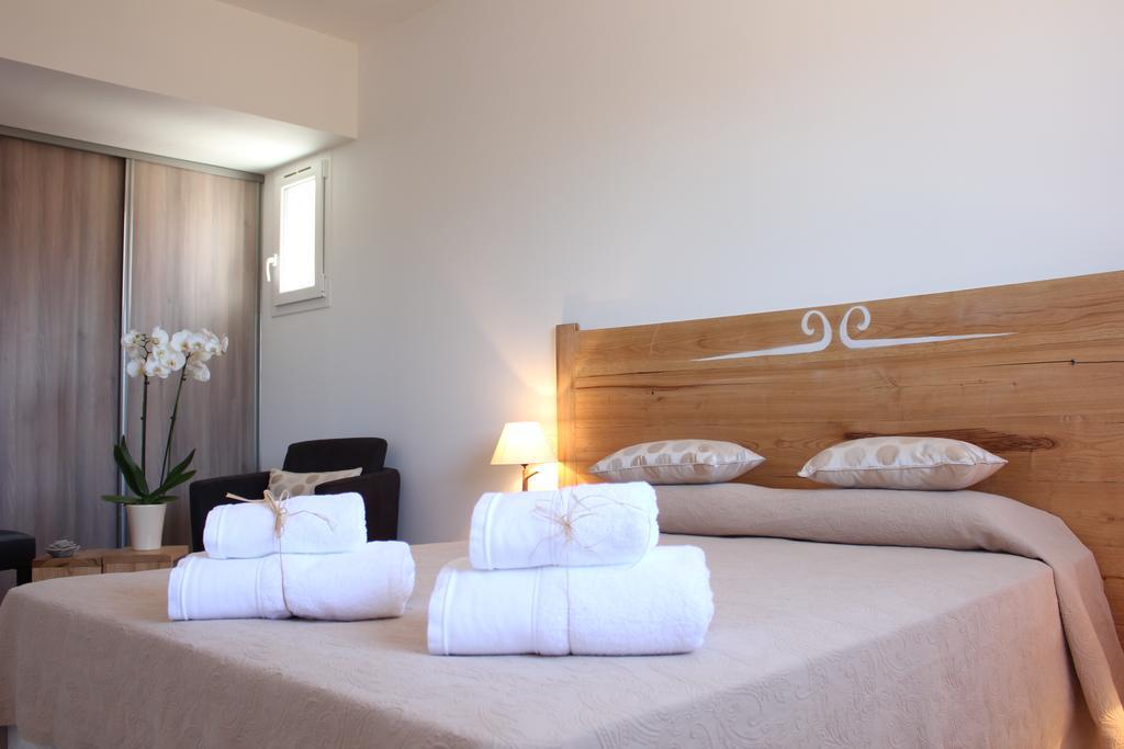 Villas Cala Corsa - 3 Et 4 Chambres - Cala Rossa Porto-Vecchio - Villas Entierement Climatisees Avec Piscine Chauffee Partagee Et Piscines Privees - Internet Gratuit المظهر الخارجي الصورة